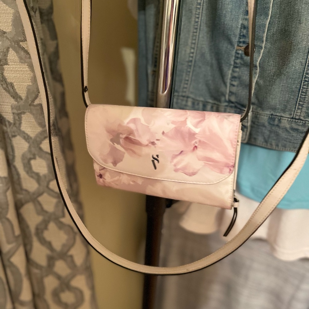 Vera Wang Purse and carry on Wallet